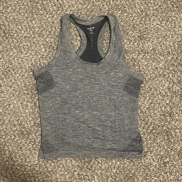 Active wear, athletic shirt, grey, old navy, size medium, lightweight, seamless - Picture 1 of 5